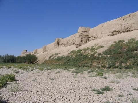 View of southern city wall of Balkh (©: Philippe Marquis, DAFA)